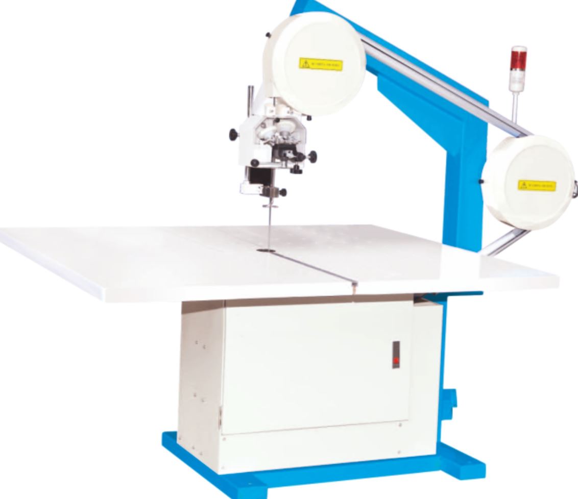 фото - Раскройная машина "JATI" JT-700B/S Ленточная